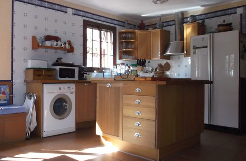 Costa Dorada Villa | Villa on the sea (70 meters)Wifi, air.ac. Barb. Swimming pool and garden.