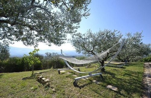 San Brizio Villa | Villa Prestigio: A charming three-story historical villa situated in an elegant eighteenth-century building, with Free WI-FI.