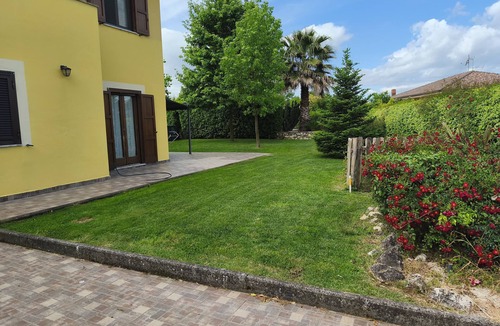 Ruviano Villa | Villa 'Relax' with Mountain View, Wi-Fi and Air Conditioning