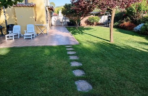 Ruviano Villa | Villa 'Relax' with Mountain View, Wi-Fi and Air Conditioning