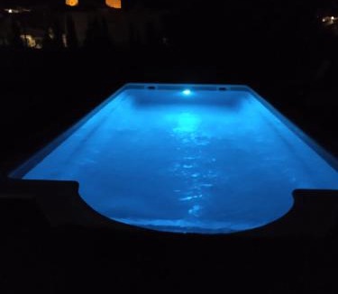 Campillo de Altobuey Villa | VILLA RURAL con amplia piscina