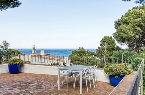 Llanca Villa | Villa 'Sant Genís' with sea views, private pool and Wi-Fi