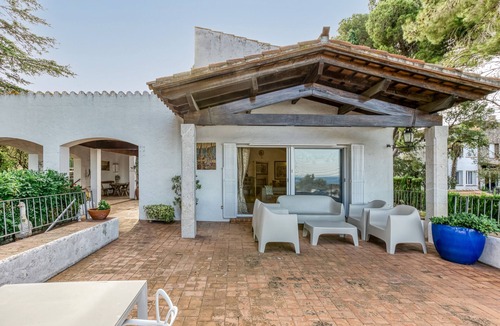 Llanca Villa | Villa 'Sant Genís' with sea views, private pool and Wi-Fi