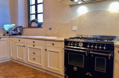 Reggello Villa | Villa Stellaria: An elegant and welcoming three-story villa located on top of a small hill, with Free WI-FI.
