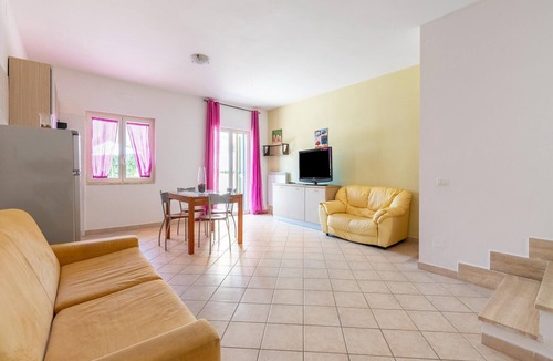 Laura Villa | Villa Steps from the Beach