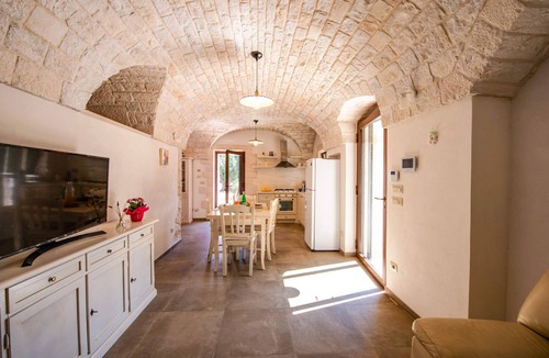 Casalini Villa | Villa Trullo Tesoro by Villa Plus
