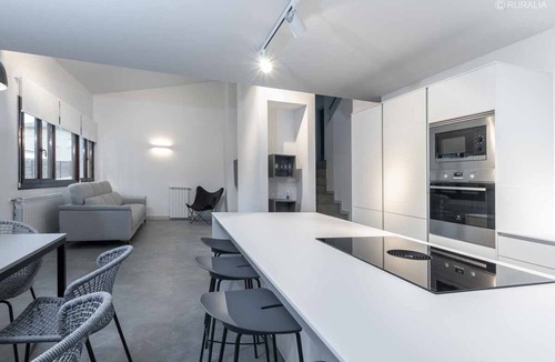 La Portilla House | Villa Valdés-An idyllic place, near the coast.