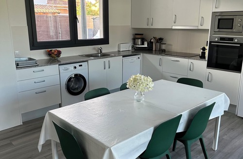 Mas Pinell Villa | Villa with swimming pool 5 minutes walk from Mas Pinell beach!