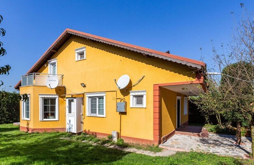 Bayramoglu Mahallesi Villa | Villa with Garden Surrounded by Nature in Sapanca