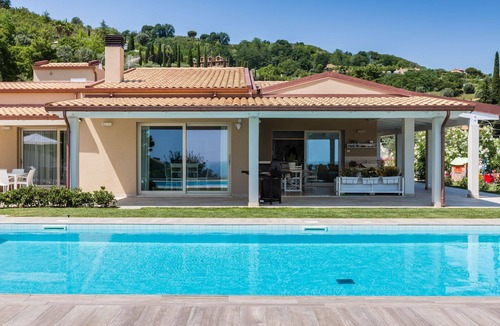 Acquaviva Picena Villa | Villa with heated pool and wellness area, just 10 minutes from the beach of San Benedetto del Tronto