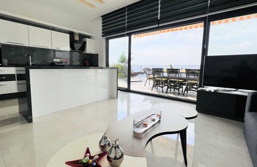 Kargicak Villa | Villa with Private Pool and Terrace in Alanya