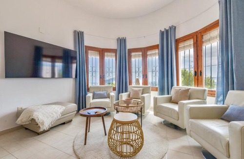 Empedrola Villa | Villas Guzman - Florentine
