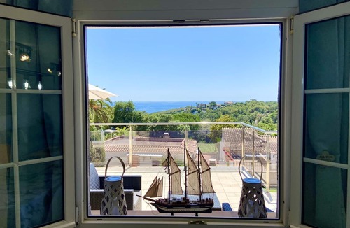 Lloret de Mar Villa | Villenpark Playa Arena House Villa Paradise- GROUP OF YOUNG PEOPLE NOT ALLOWED