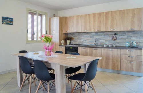 Cava dʼAliga Villa | Villetta Bianca - Three Bedroom Villa, Sleeps 8