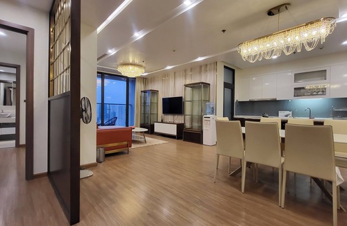 Ngoc Khanh Apartment | Vinhomes Metropolis Luxury Apartment 3 Bedrooms 1 workplace.