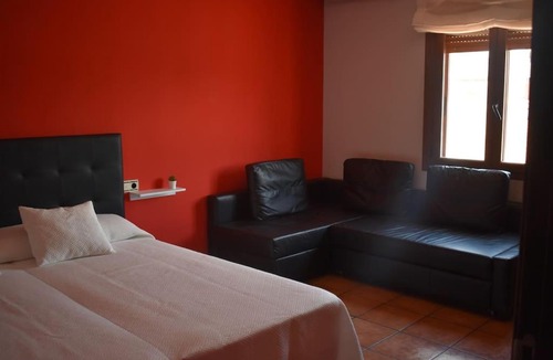 Villanueva de los Infantes House | Vivienda con piscina, gimnasio y cocina campera