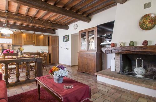 Oliveto House | Wonderful private villa for 6 people with hot tub, WIFI, private pool, TV, patio and pets allowed