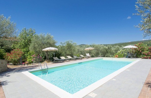 Oliveto House | Wonderful private villa for 6 people with hot tub, WIFI, private pool, TV, patio and pets allowed