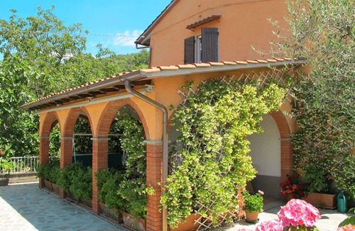 Castiglion Fiorentino House | Wonderful private villa for 6 people with WIFI, private pool, TV, patio and pets allowed