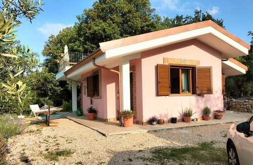 Sonnino House | Wonderful place to relax and take in nature with excellent views of mountains