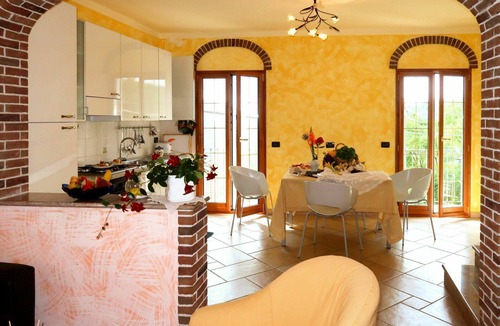 Caravonica House | Wonderful private villa for 4 people with WIFI, TV, terrace and panoramic view