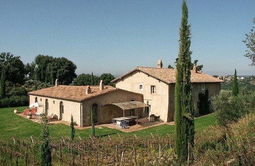 Camigliano Villa | Wonderful private villa for 18 guests with A/C, WIFI, private pool, TV and panoramic view