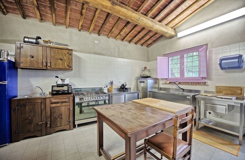 Montecarlo Villa | Wonderful private villa with WIFI, private pool, A/C, TV, patio, pets allowed and panoramic view