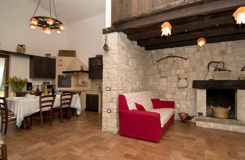 San Lupo House | Wonderful private villa with A/C, WIFI, private pool, TV, patio, pets allowed and panoramic view