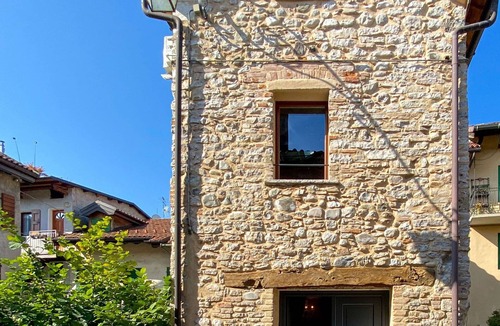 Feltre House | Wonderful private villa for 4 guests with WIFI, A/C and TV