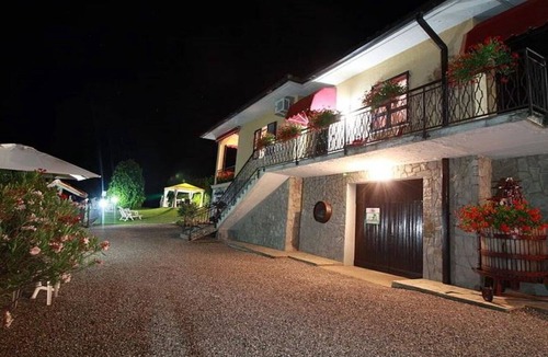 Corniola House | www. casavacanzedezza. com