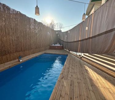 Nilufer Villa | Yeşil Panjurlu Bahçeli Villa