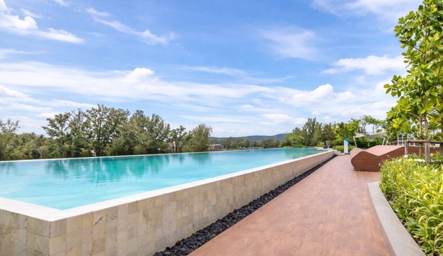 1BR Design Led Rooftop Oasis in Skypark Laguna