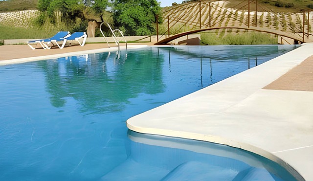 Homerez - Comfortable House in Estepa with Shared Pool