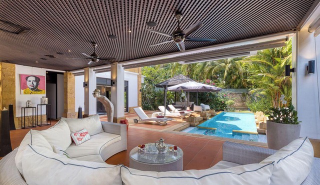 Poolvilla 5 rooms 50 m from Layan beach