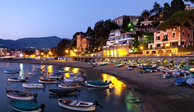 The Perfect beach escape! A lovely villa on the beach promenade. - Villa Celeste
