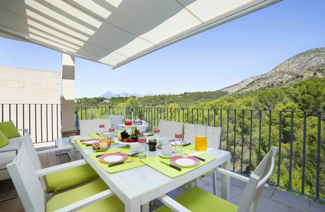166 m² Accommodation ∙ 3 bedrooms ∙ 6 guests
