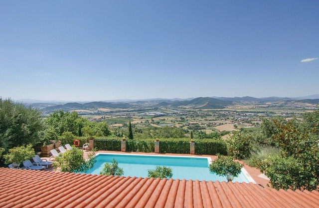 2 bedroom accommodation in Magione PG