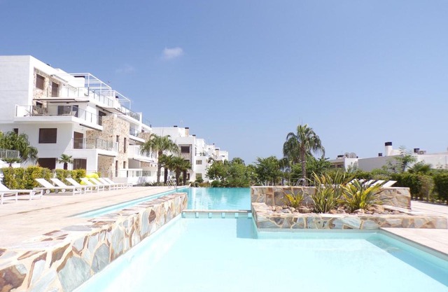 3 Bedroom Luxury Apartment Villamartin