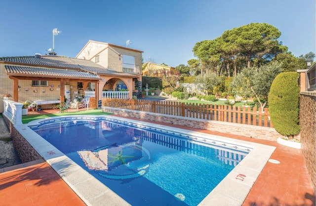 5 bedroom accommodation in Vidreres