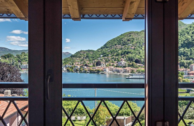 Apartment "Il Golfo apartment Lago Maggiore" with Lake View, Mountain View, Wi-Fi & Balcony