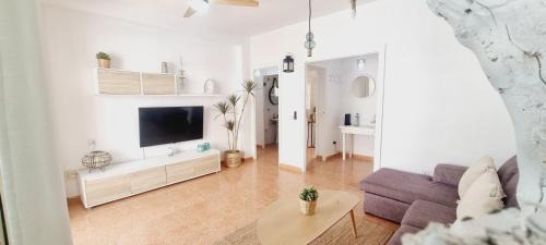 BEACH HOUSE AGUILAS - Excelente Ubicacion! Centro con Vistas Playa Delicias con Aire