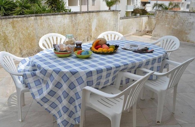 Charming Holiday Home Near The Beach With A Terrace, Parking Available, Pets