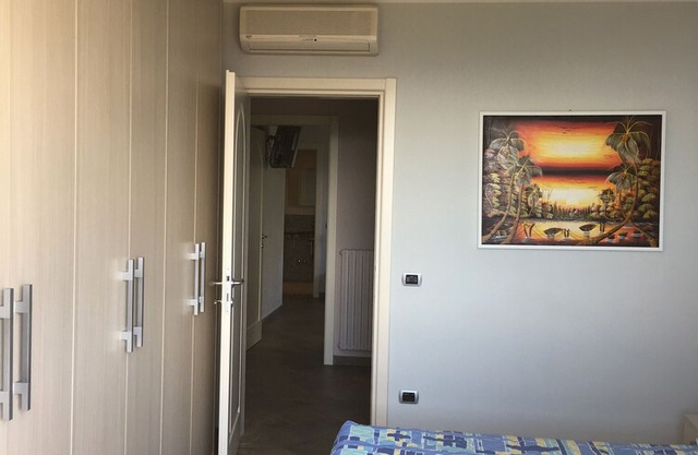 Cryss View - Luxurious Lake View Apartment