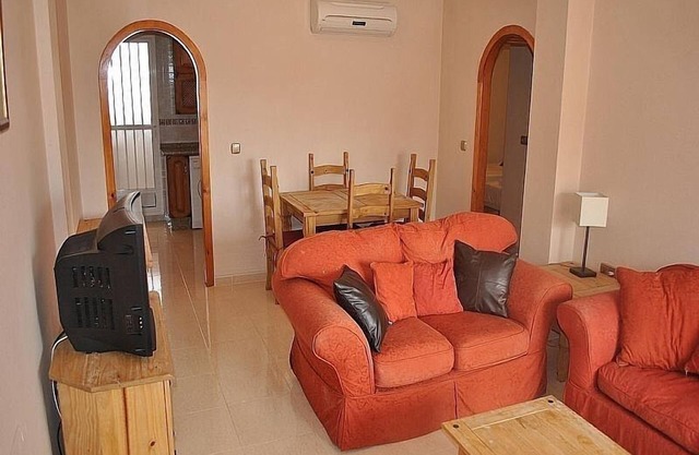 Deluxe 2 Bedroom Apartment With Large Private Balcony, Shared Pool and Free Wifi