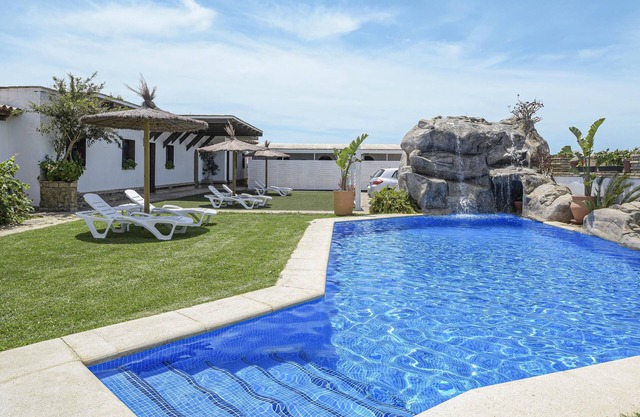 Finca Abril 3 - In idyllic location and with shared pool