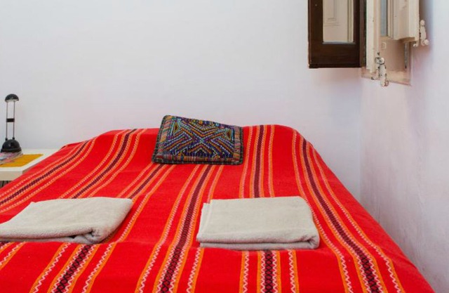 Great centric BEDROOM in Barcelona!