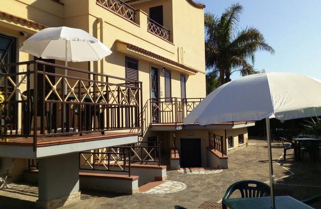 Homerez - Beautiful apartment near the beach and garden