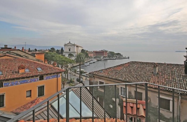 Il Golfo Penthouse- Lake View