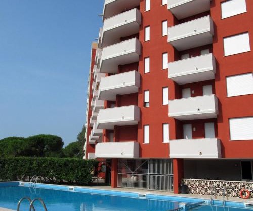 Modern flat for 6 with shared pool