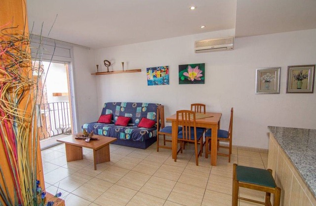 Norfeu Park 2-4 - Two Bedroom Apartment, Sleeps 5